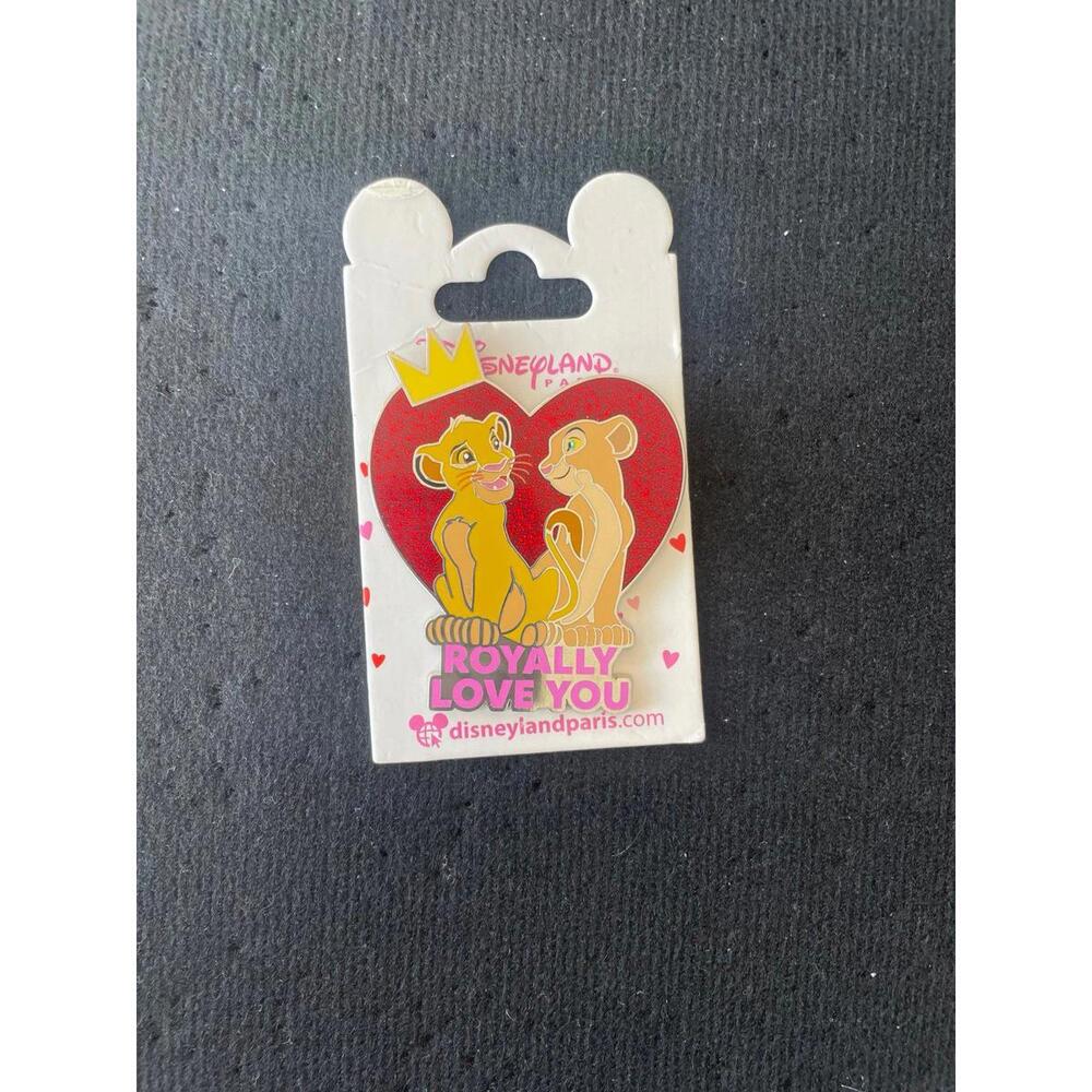 Disneyland Paris simba and Nala pin